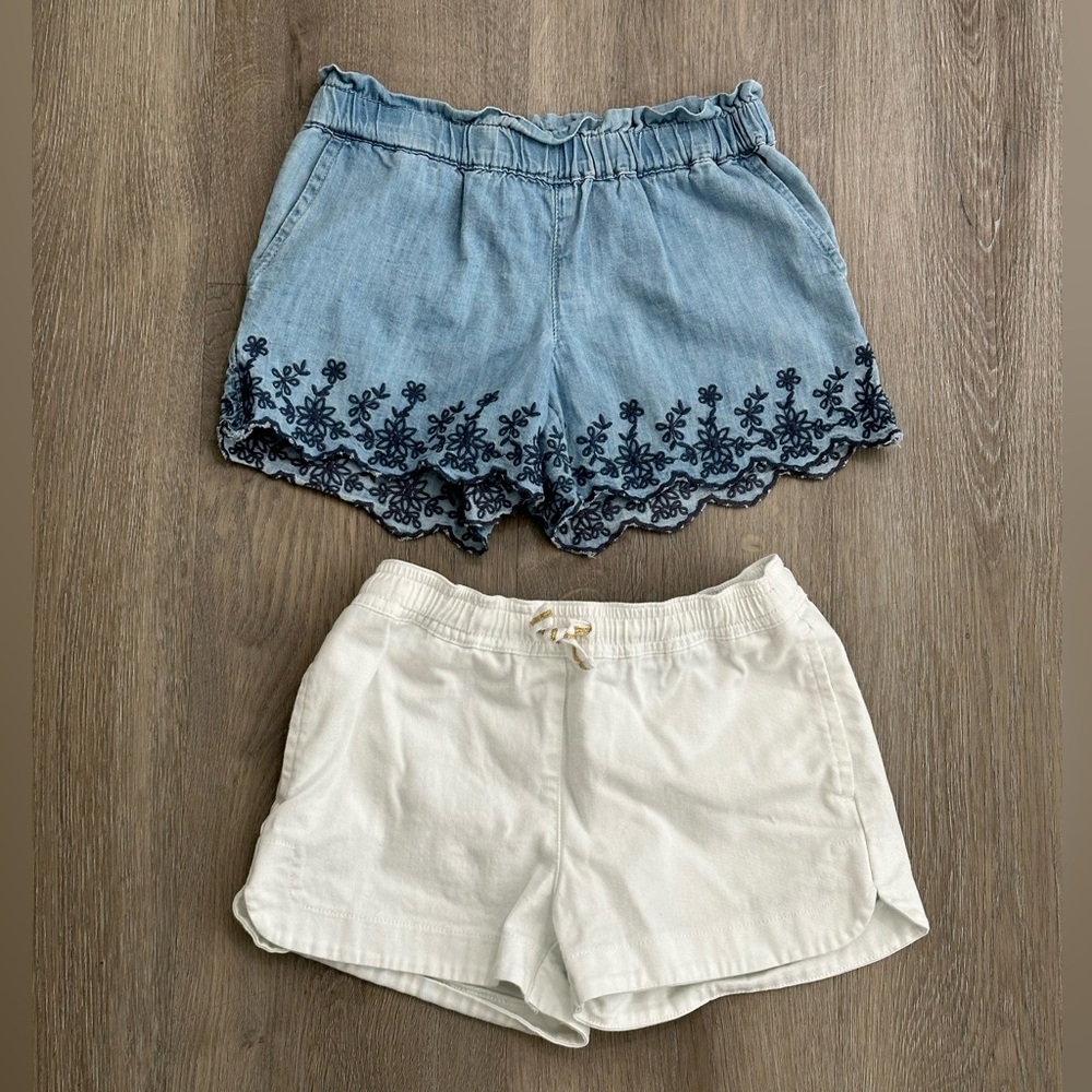Bundle of 2 Pairs of Girl’s Summer Shorts -XS (5-6Y)